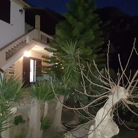 度假居 Punta Speranza Nebida